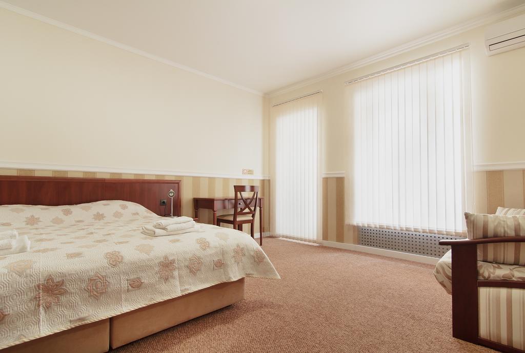 Consul Hotel Консул Οδησσός Δωμάτιο φωτογραφία